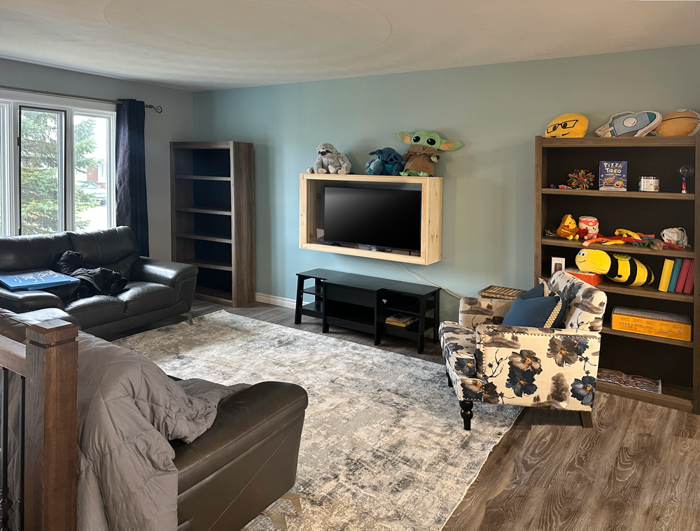 photo of a livingroom of a Haymish home